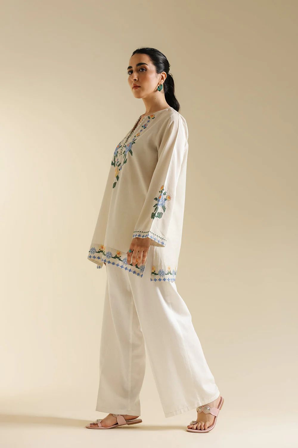 Floral Meadow Printed Farshi - Off-White