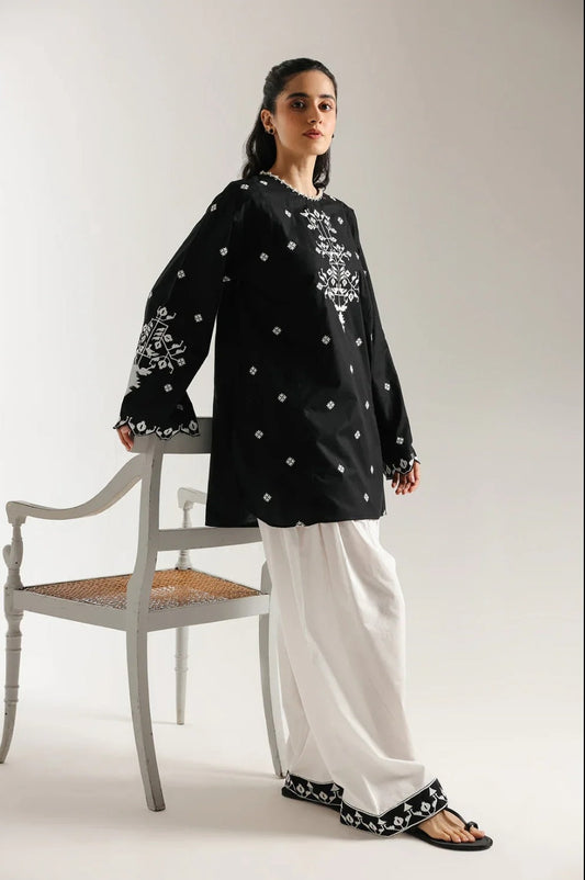 Heritage Noir Oversized Embroidered Tunic & Shalwar Set