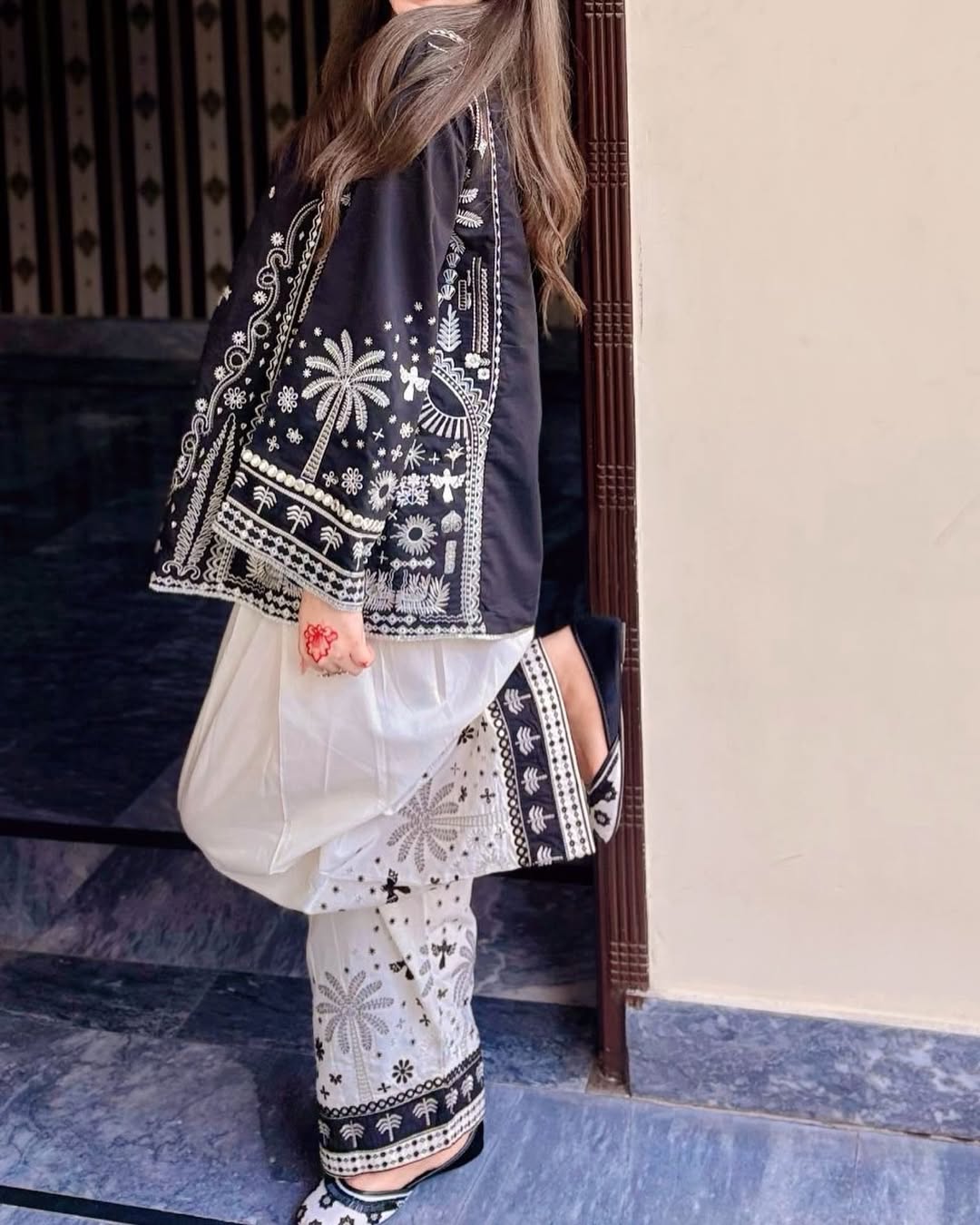 Onyx Starfall Scallop-Trim Embroidered 3-Piece Shalwar Set