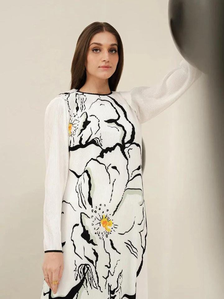 Noir Bloom Monochrome Pleated Maxi