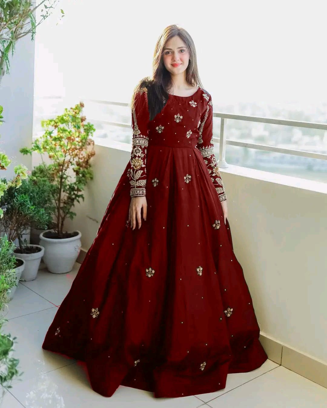 Sequence Boti With Thread Zarri Work On Sleeves, Front Body Maxi With Trouser 2Piece